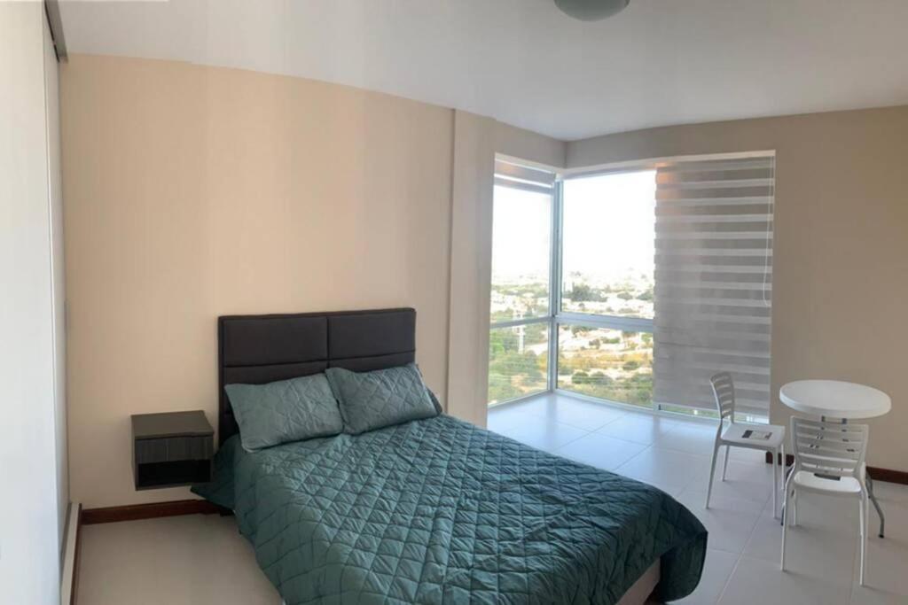 Lujoso Apartamento En Zona Exclusiva! Tarija Esterno foto